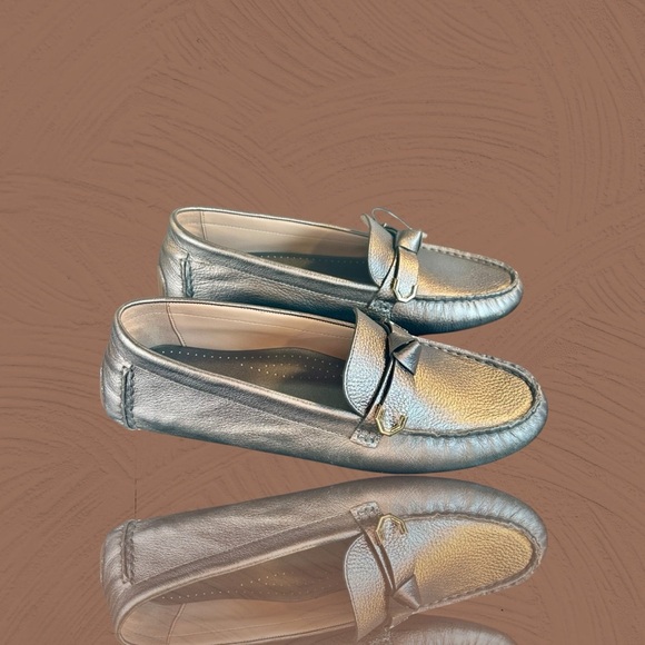 NWOT Cole Haan Women’s ‘Evelyn’ Bow Driver Loafer in “Pewter Metallic” Size 8.5 - Picture 9 of 16